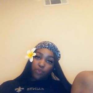 Meet your Posher, Monique